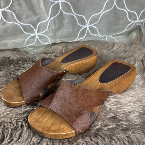 (S1) MICHAEL KORS vintage Mules Calfskin Fur Wedge Sandals, Wooden Wedge, Size 8 - Picture 1 of 15